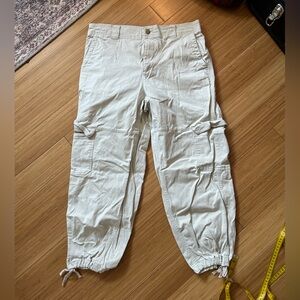 Old Navy Cream Cargo Pants with Elastic Waist and Tie Ankles - Size L EUC